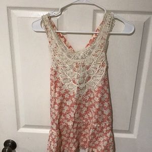 Women’s pink tank top